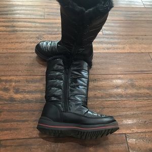 Winter boots for girl size 4 black color